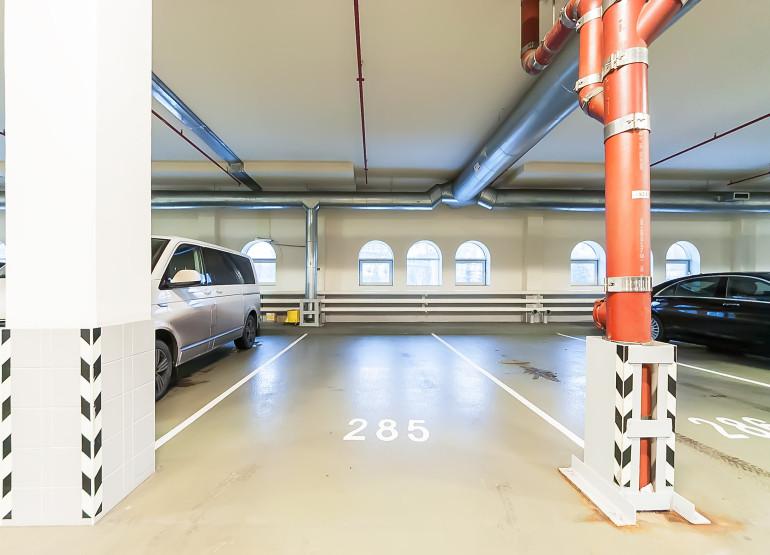 Дом Газпрома: Вид паркинга